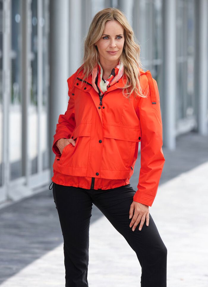 Functionele jas met vaste capuchon 