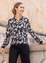 Blousejasje met zwarte geribbelde manchetten 