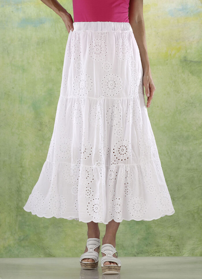 Gelaagde rok met prachtig borduursel met oogjes WIT