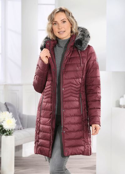 Korte jas met longitudinale quilting aan de zijkanten 