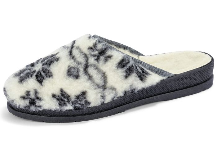 Slippers gemaakt van bedrukt pluche materiaal 