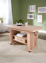 Moderne salontafel op wielen 