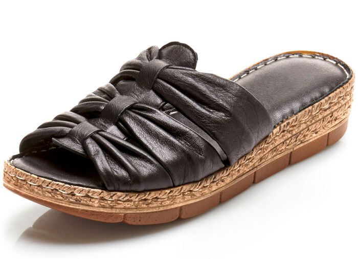 Andrea Conti muiltjes met buisband van nappaleer 