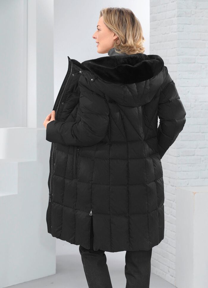 Korte donsjas met vaste capuchon 