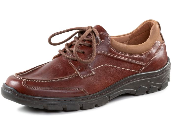 Veterschoen met contrasterende inzetstukken 