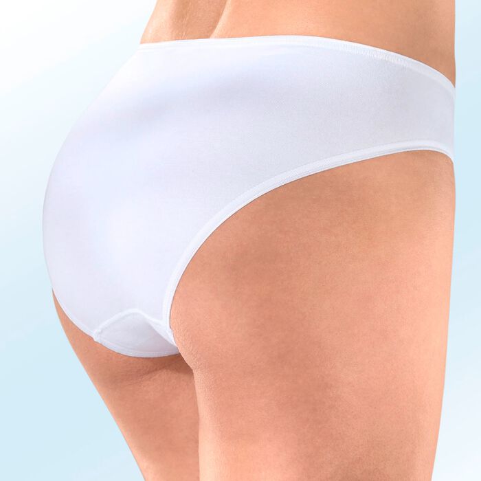 Set van vier slips met elastische boorden, van Nina von C. 