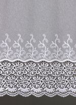 Klein raamgordijn met gebogen macram&eacute;-afwerking 