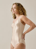 Zachtjes vormend Naturana minimizer pantykorset PUDER