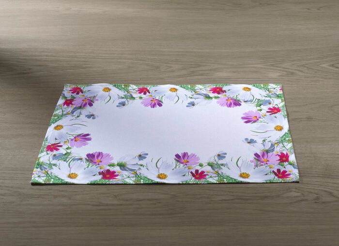 Verende tafel- en kamerdecoratie met bloemmotief 