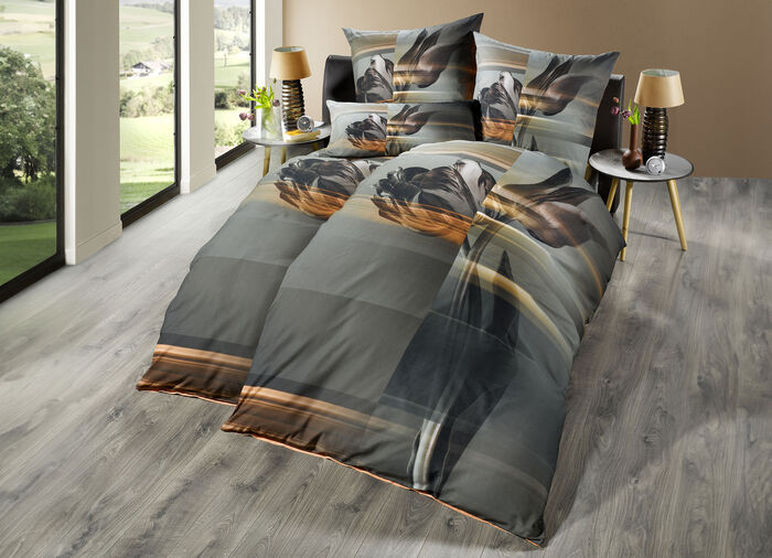 Beddengoedset met bloemmotief 