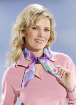 Nicki handdoek met fantasiebloemmotief 