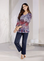 Laurina pyjama met schitterend randprintontwerp 