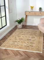 Brug en tapijten met oosterse uitstraling 