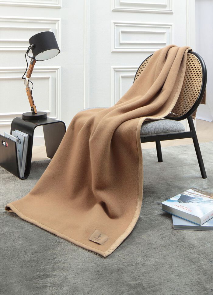 Deken gemaakt van scheerwol en kamelenhaar 