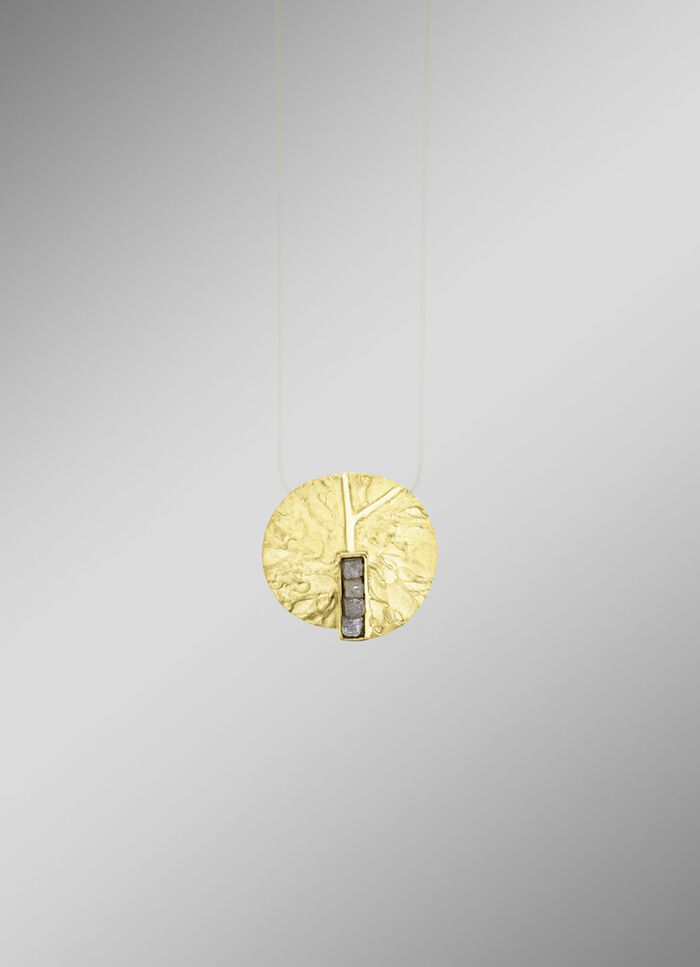 Fascinerende uitstraling: hanger met 4 ruwe diamanten 