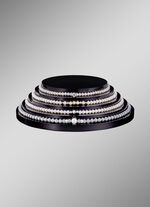 Halsketting met gekweekte zoetwaterparels en diamantbolletjes 