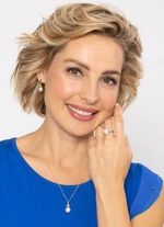 Prachtige elegante oorknopjes met zoetwaterparels en edelstenen 