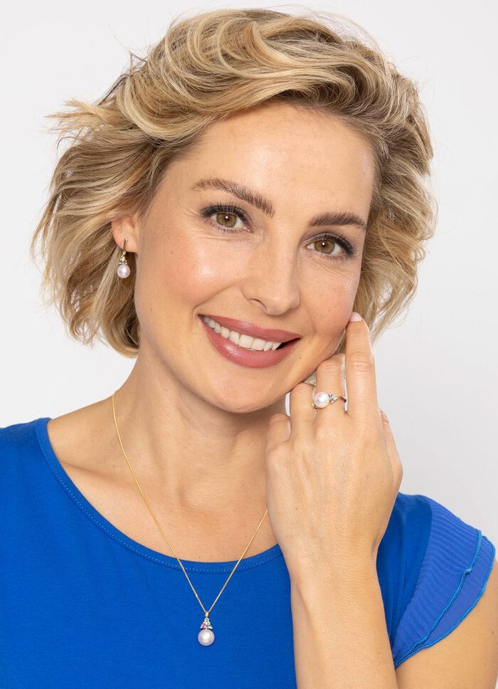 Prachtige elegante oorknopjes met zoetwaterparels en edelstenen 