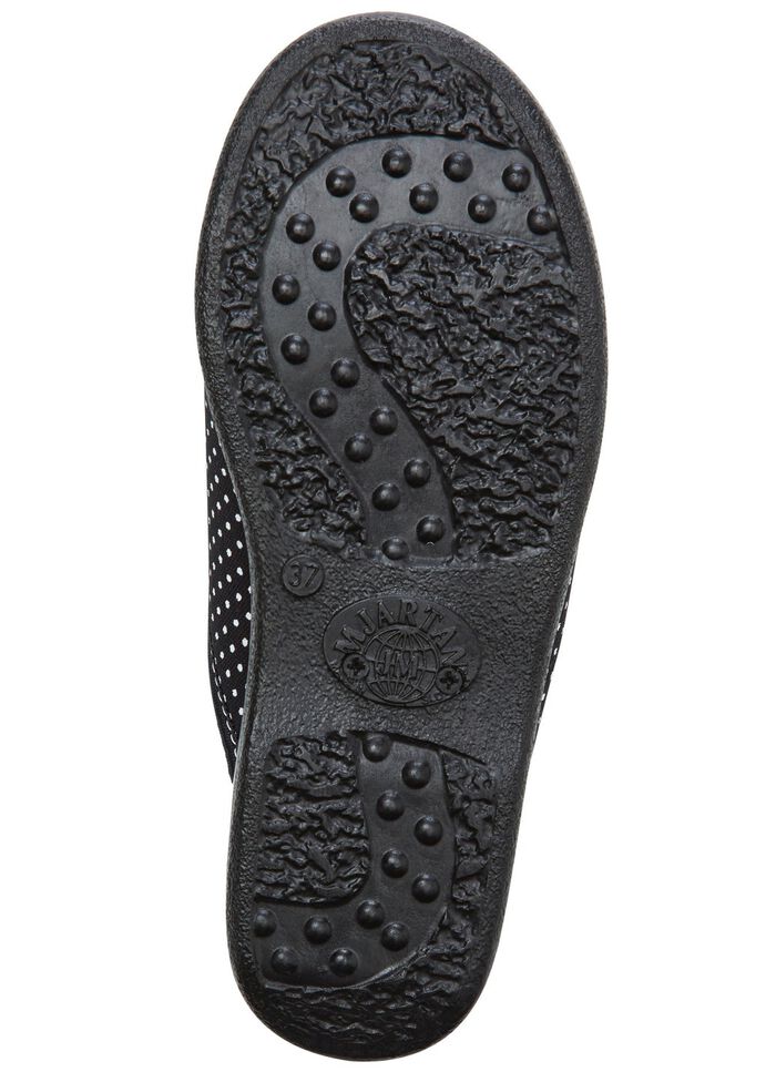 Set van twee pantoffels gemaakt van stippentextiel 