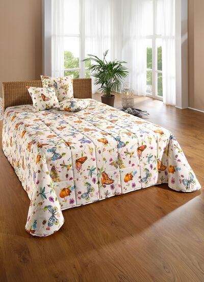 Bedsprei en kussenslopen met vlindermotieven 