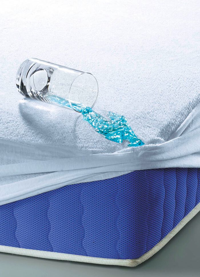 Sterk ademende, antibacteri&euml;le incontinentie hoeslakens WIT