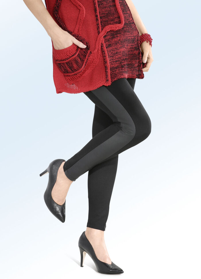 Legging van een interessante materiaalmix 