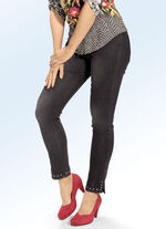 Jeans met leuke studs onderaan de pijpen 