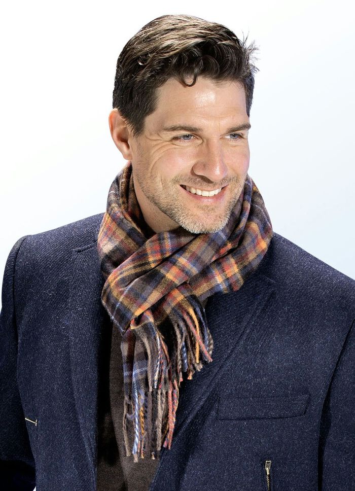 Aantrekkelijke geruite sjaal 