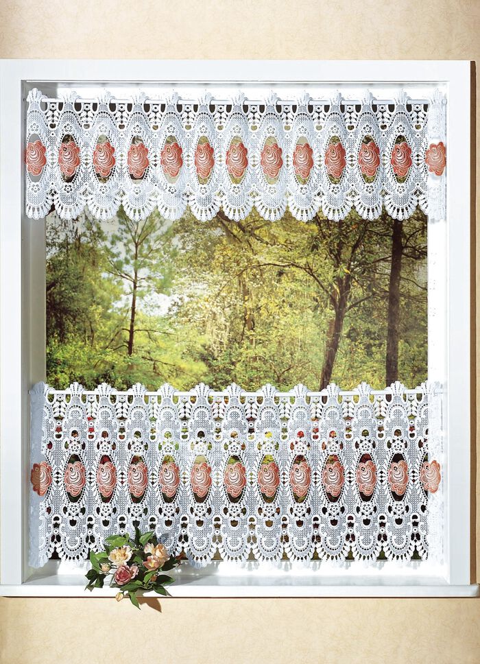 Charmant kort gordijn met roededoorvoer 