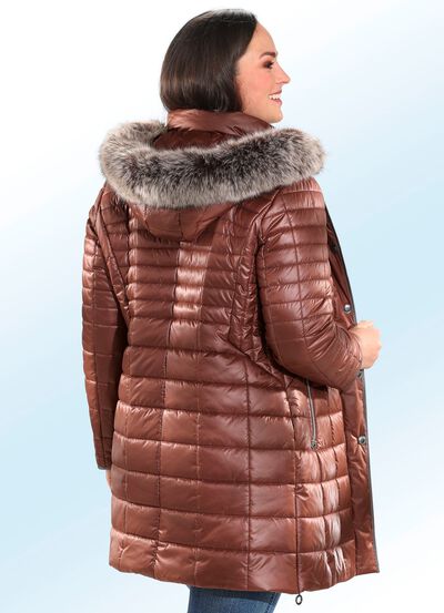 Korte jas met accenten van imitatienappaleer 