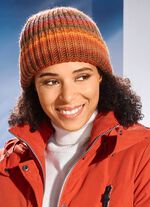 Grofgebreide muts met een interessant ontwerp 