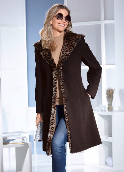 Jas met knoopsluiting 