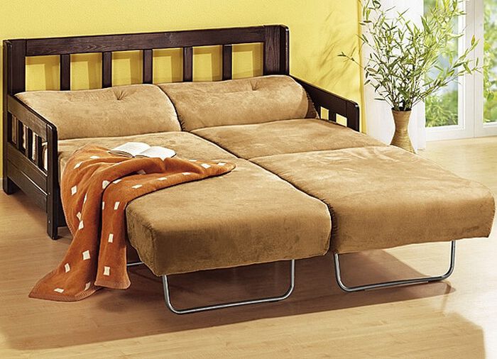 Transformerende bank gemaakt van massief grenen 