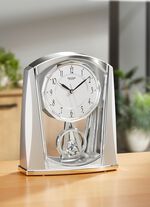 Tafelklok gemaakt van kunstmateriaal ZILVER