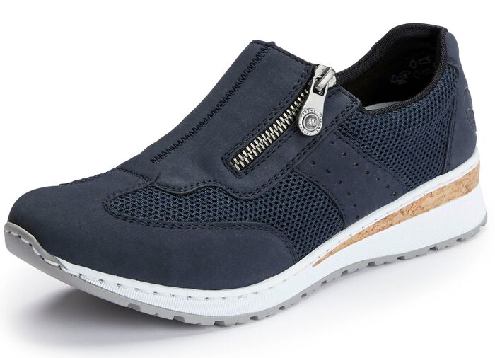 Rieker pantoffels gemaakt van zacht nubuck en textielmateriaal 