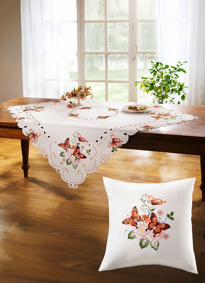 Elegant vormgegeven tafel- en kamerdecoratie 