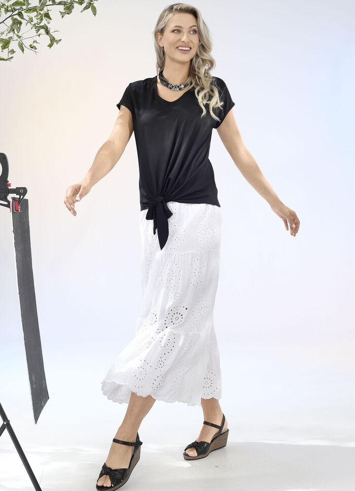 Gelaagde rok met prachtig borduursel met oogjes WIT