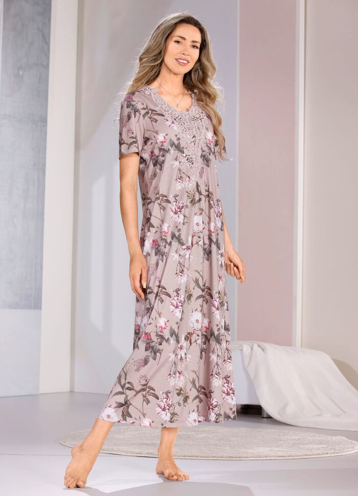 enkellange Laurina nachtjurk met rijkelijk kantmotief 