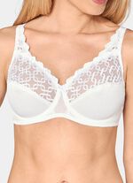 Triumph-Letizia beugelbeha met effectief borduurkant 