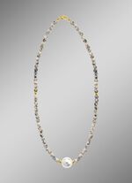 Ketting met parelglans en edelsteenglans 