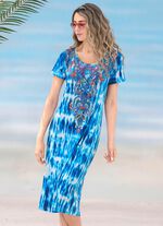 Laurina-jurk met inkjetprint. Juwelen en korte mouwen 