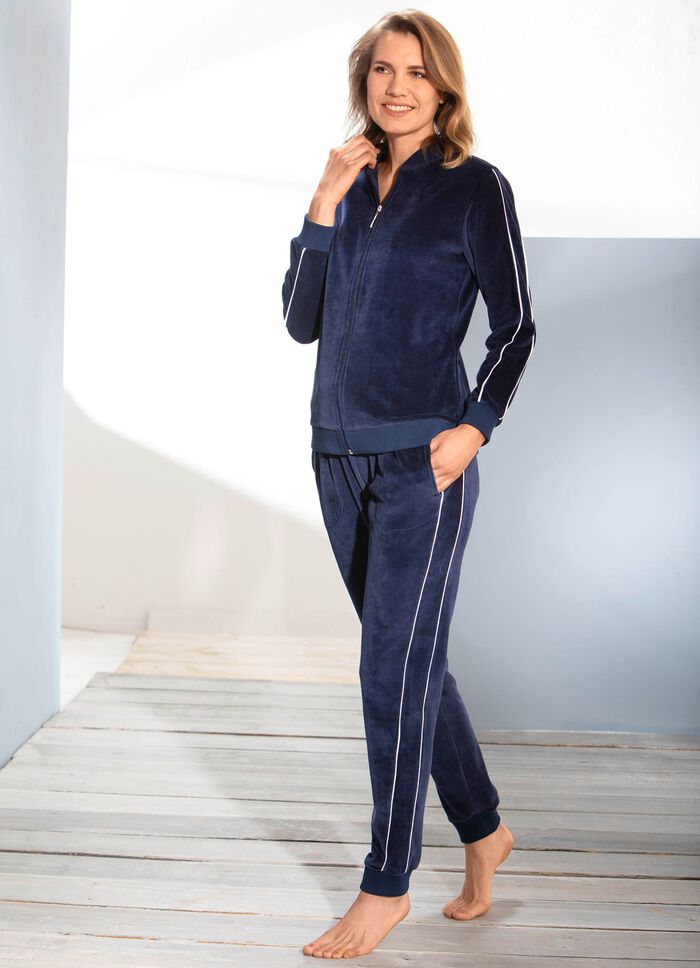 Sportief vrijetijdspak van Laurina 