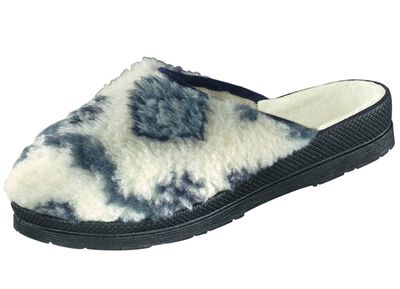 Slippers gemaakt van bedrukt pluche materiaal 