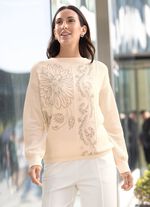 Trui met bloemenversiering van strass 