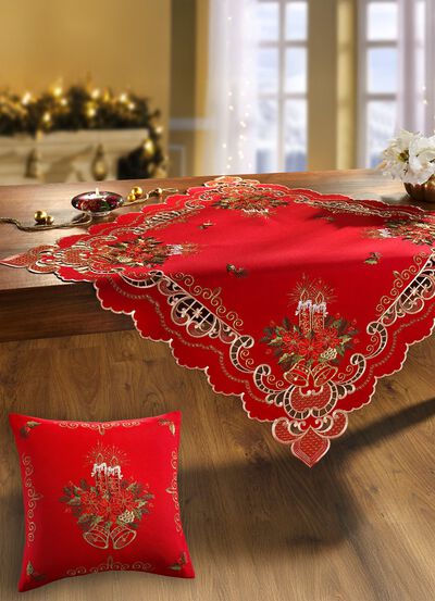 Feestelijk vormgegeven tafel- en kamerdecoratie 