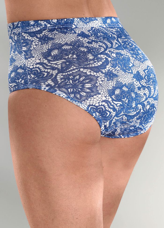 Set van vier slips met kantlook 