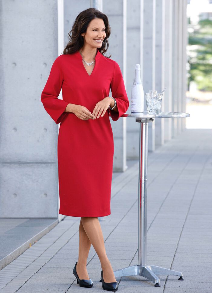 Jurk in een nauwsluitende vorm 