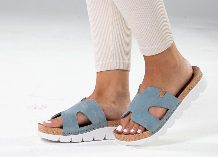 ELENA EDEN, zomerse damesmuiltjes van leer BLAUW