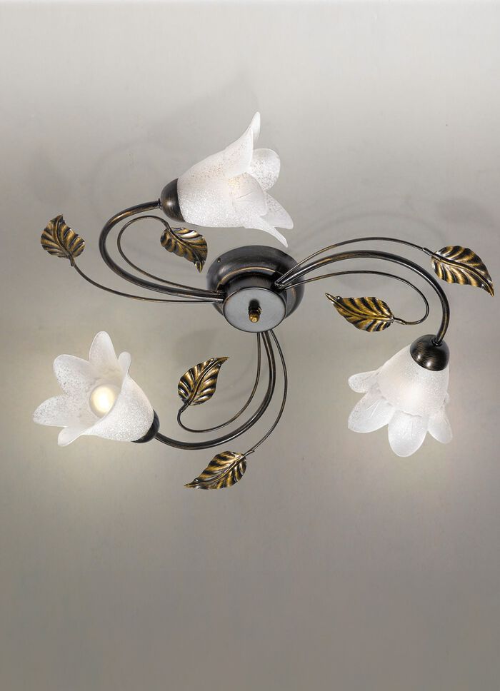 Metalen plafondlamp met decoratief blad 