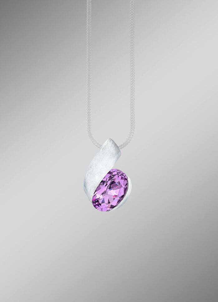 Moderne hanger met echte amethist 